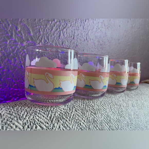 Vintage Anchor Hocking Pastel Swan Rainbow Glasses - Picture 5 of 5